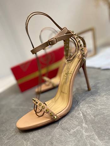 Christian Louboutin beige heels 03