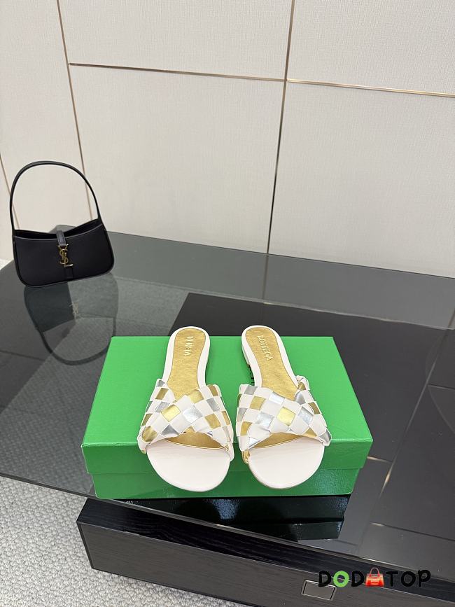 Bottega Veneta slides 01 - 1