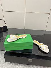 Bottega Veneta slides 01 - 6