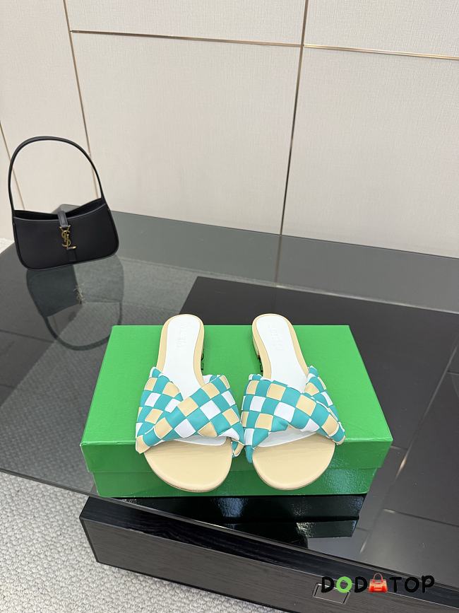 Bottega Veneta slides 02 - 1