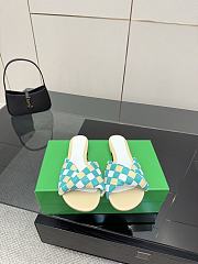 Bottega Veneta slides 02 - 1