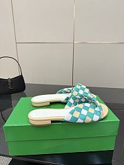 Bottega Veneta slides 02 - 5