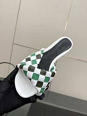 Bottega Veneta slides 04 - 6