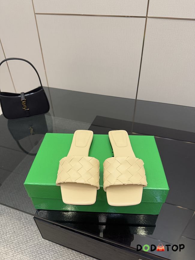 Bottega Veneta slides 09 - 1