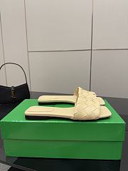 Bottega Veneta slides 09 - 5