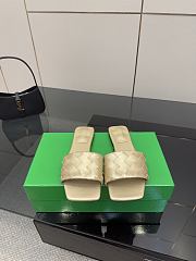 Bottega Veneta slides 10 - 3