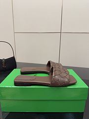 Bottega Veneta slides 11 - 4