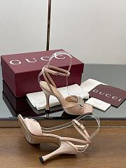 Gucci Women's sandals with crystal horsebit beige - 2
