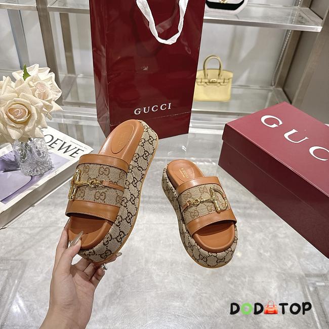 Gucci Women's GG platform sandal brown - 1