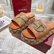 Gucci Women's GG platform sandal brown - 2