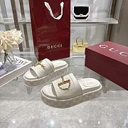 Gucci Women's GG platform sandal white - 3