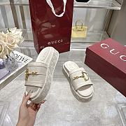 Gucci Women's GG platform sandal white - 2