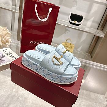 Gucci Women's GG platform sandal blue
