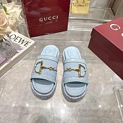 Gucci Women's GG platform sandal blue - 6