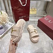 Gucci Women's GG platform sandal beige - 6