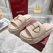 Gucci Women's GG platform sandal beige - 4