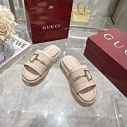 Gucci Women's GG platform sandal beige - 3