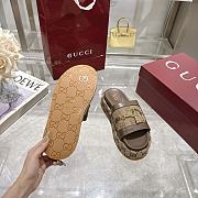 Gucci Women's GG platform sandal brown 01 - 2
