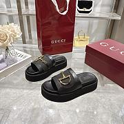 Gucci Women's GG platform sandal black - 6