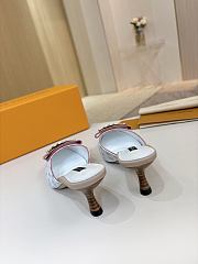 Louis Vuitton slides 01 - 5