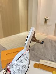 Louis Vuitton slides 01 - 4