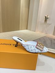 Louis Vuitton slides 01 - 3