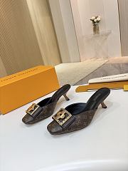 Louis Vuitton slides 03 - 5