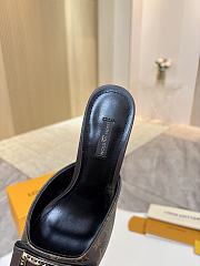Louis Vuitton slides 03 - 2