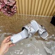 Versace Medusa satin flat sandals light grey  - 6