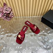 Versace Medusa satin flat sandals light red - 2