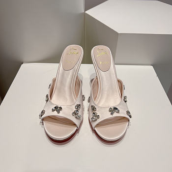 Christian Louboutin beige heels 02