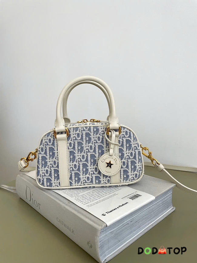 Dior D-Vibe East-West Nano Bag Blue Dior Oblique Chambray size 20.5x7x12cm - 1