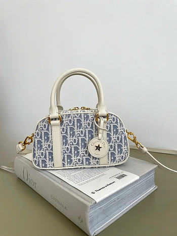 Dior D-Vibe East-West Nano Bag Blue Dior Oblique Chambray size 20.5x7x12cm