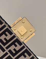 Fendi Baguette bag size 27×6×15cm - 2