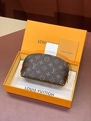 Louis Vuitton Pouch size 19x12x6 cm - 5