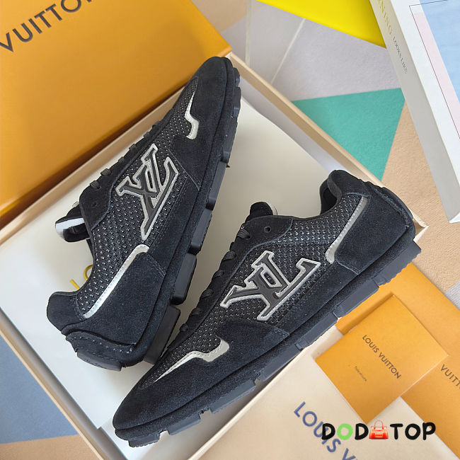 Louis Vuitton 1AHTZK LV Rally Sneaker black men - 1