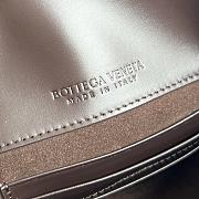 Bottega Veneta Baby Liberta dark brown size 24x15.5x5cm  - 3