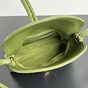 Bottega Veneta Baby Liberta green size 24x15.5x5cm - 5