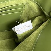 Bottega Veneta Baby Liberta green size 24x15.5x5cm - 3