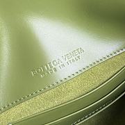 Bottega Veneta Baby Liberta green size 24x15.5x5cm - 2