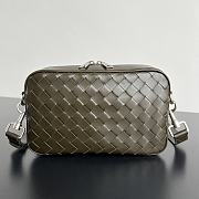 Bottega Veneta Intrecciato small camera bag size 24.5x15x6cm - 1