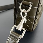 Bottega Veneta Intrecciato small camera bag size 24.5x15x6cm - 6