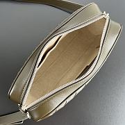 Bottega Veneta Intrecciato small camera bag size 24.5x15x6cm - 5