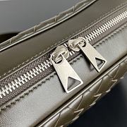 Bottega Veneta Intrecciato small camera bag size 24.5x15x6cm - 3