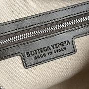 Bottega Veneta Intrecciato small camera bag size 24.5x15x6cm - 2