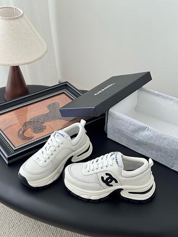 Chanel sneaker logo black 