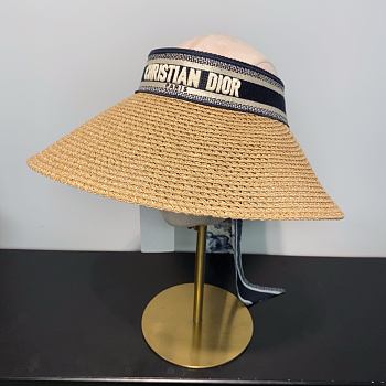 Dior hat 09