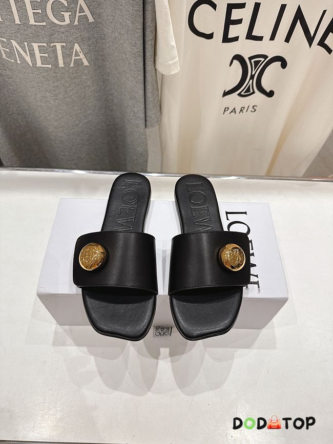 Loewe Pebble slide in soft calfskin black - 1