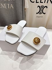Loewe Pebble slide in soft calfskin white - 5