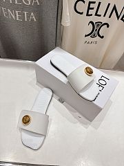 Loewe Pebble slide in soft calfskin white - 2